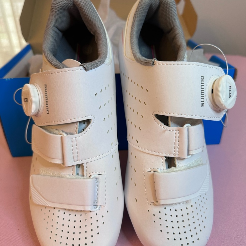 Shimano Womens’ White Cycling Sneakers with Boa Dial